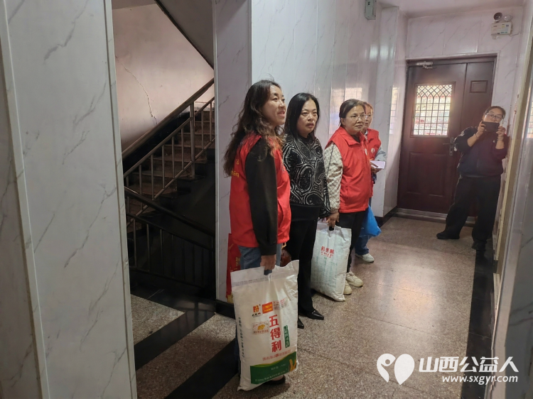 情暖重阳敬老行丝丝关爱润夕阳----介休市敬老协会重阳节专程走访慰问六位百岁老人为每人送上20斤五得利特精粉2袋10斤大米1袋10斤非转基因大豆油一壶并送上重阳佳节的祝福 - 第10张 - 山西公益人 情暖重阳敬老行丝丝关爱润夕阳----介休市敬老协会重阳节专程走访慰问六位百岁老人为每人送上20斤五得利特精粉2袋10斤大米1袋10斤非转基因大豆油一壶并送上重阳佳节的祝福 - 第10张
