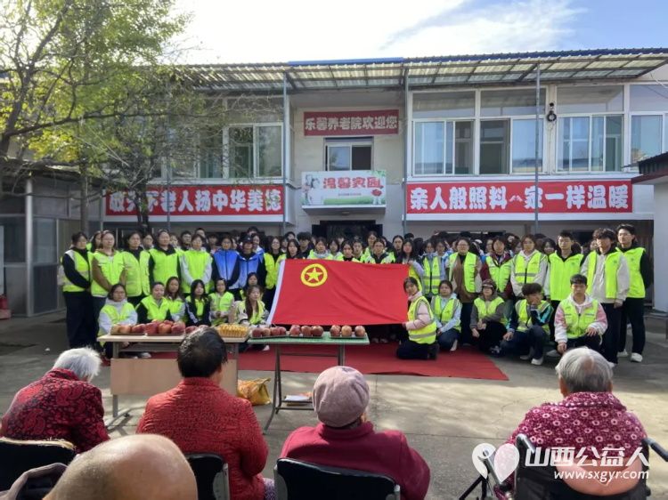 强化权益保障·守护银龄安全 ¦ 晋中新青年高校志愿者联合服务中心九九重阳节来到榆次区乐馨养老院、山西金硕养老院志愿者和面擀皮包饺子为老人制作餐食陪老人谈心聊天编排歌曲舞蹈朗诵等文艺节目现场演出 - 第2张 - 山西公益人 强化权益保障·守护银龄安全 ¦ 晋中新青年高校志愿者联合服务中心九九重阳节来到榆次区乐馨养老院、山西金硕养老院志愿者和面擀皮包饺子为老人制作餐食陪老人谈心聊天编排歌曲舞蹈朗诵等文艺节目现场演出 - 第2张