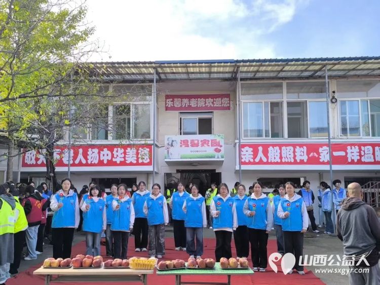 强化权益保障·守护银龄安全 ¦ 晋中新青年高校志愿者联合服务中心九九重阳节来到榆次区乐馨养老院、山西金硕养老院志愿者和面擀皮包饺子为老人制作餐食陪老人谈心聊天编排歌曲舞蹈朗诵等文艺节目现场演出 - 第6张 - 山西公益人 强化权益保障·守护银龄安全 ¦ 晋中新青年高校志愿者联合服务中心九九重阳节来到榆次区乐馨养老院、山西金硕养老院志愿者和面擀皮包饺子为老人制作餐食陪老人谈心聊天编排歌曲舞蹈朗诵等文艺节目现场演出 - 第6张