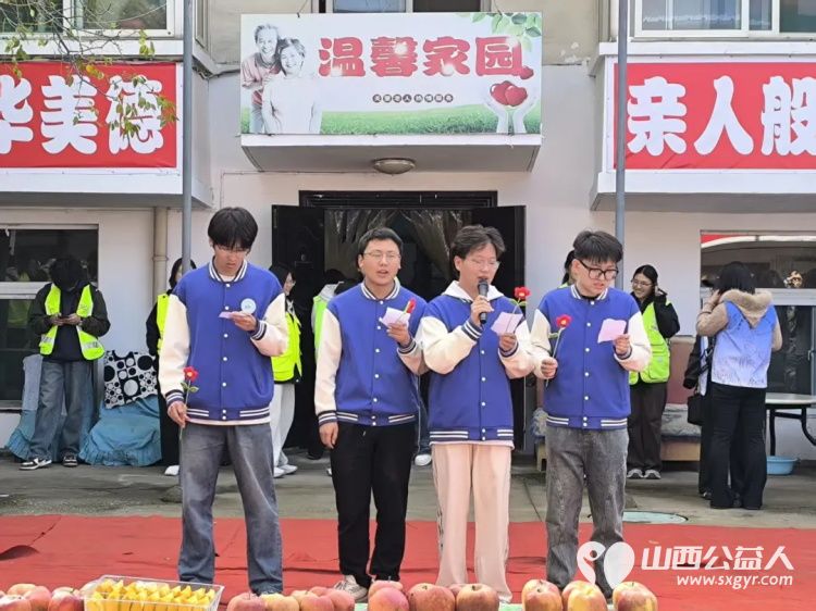 强化权益保障·守护银龄安全 ¦ 晋中新青年高校志愿者联合服务中心九九重阳节来到榆次区乐馨养老院、山西金硕养老院志愿者和面擀皮包饺子为老人制作餐食陪老人谈心聊天编排歌曲舞蹈朗诵等文艺节目现场演出 - 第8张 - 山西公益人 强化权益保障·守护银龄安全 ¦ 晋中新青年高校志愿者联合服务中心九九重阳节来到榆次区乐馨养老院、山西金硕养老院志愿者和面擀皮包饺子为老人制作餐食陪老人谈心聊天编排歌曲舞蹈朗诵等文艺节目现场演出 - 第8张