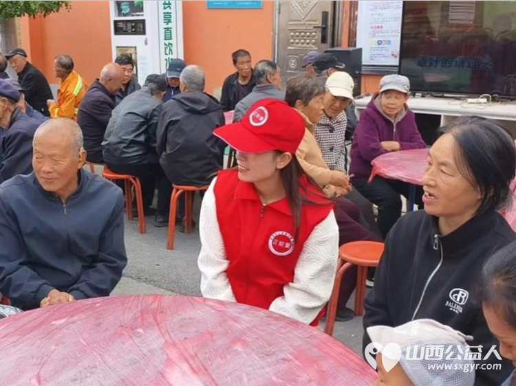 重阳敬老情公益暖乡村----潞城区正能量公益协会组织志愿者在史迴镇郭家堡村开展重阳敬老慰问志愿服务活动和老人们一起过节 - 第6张
