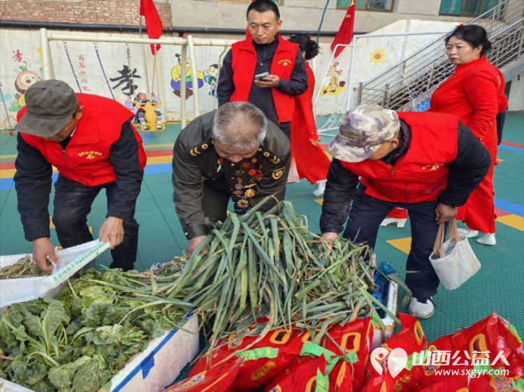 情暖重阳传美德爱心慰问暖桑榆----全国道德模范提名奖最美退役军人赵海生携多家爱心团体走进山西金拐杖养老中心开展敬老活动为养老中心捐赠优质大米无公害蔬菜等生活物资 - 第9张 - 山西公益人 情暖重阳传美德爱心慰问暖桑榆----全国道德模范提名奖最美退役军人赵海生携多家爱心团体走进山西金拐杖养老中心开展敬老活动为养老中心捐赠优质大米无公害蔬菜等生活物资 - 第9张