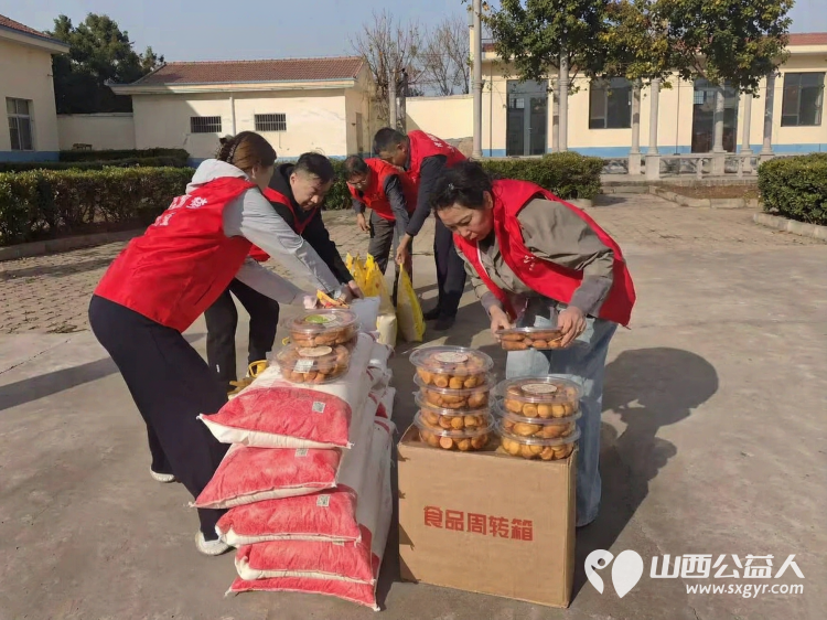 重阳敬老情暖夕阳----长治市圆梦公益协会组织二十名爱心志愿者来到屯留区渔泽镇第二养老服务中心开展公益慰问活动用暖心陪伴精彩文艺节目与爱心物资为院内老人们送上节日的祝福 - 第22张
