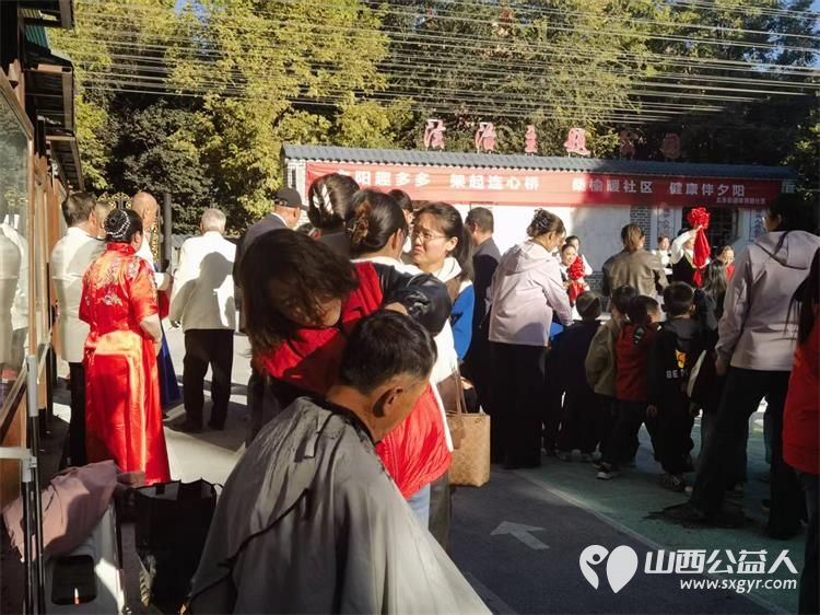 志愿服务进社区健康活动暖人心----介休市敬老协会2026年10月21日走进北关街道体育路社区为社区所有老人爱心理发义诊等多项贴心服务 - 第8张 - 山西公益人 志愿服务进社区健康活动暖人心----介休市敬老协会2026年10月21日走进北关街道体育路社区为社区所有老人爱心理发义诊等多项贴心服务 - 第8张