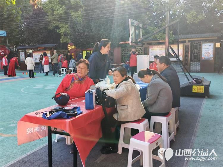 志愿服务进社区健康活动暖人心----介休市敬老协会2026年10月21日走进北关街道体育路社区为社区所有老人爱心理发义诊等多项贴心服务 - 第32张 - 山西公益人 志愿服务进社区健康活动暖人心----介休市敬老协会2026年10月21日走进北关街道体育路社区为社区所有老人爱心理发义诊等多项贴心服务 - 第32张