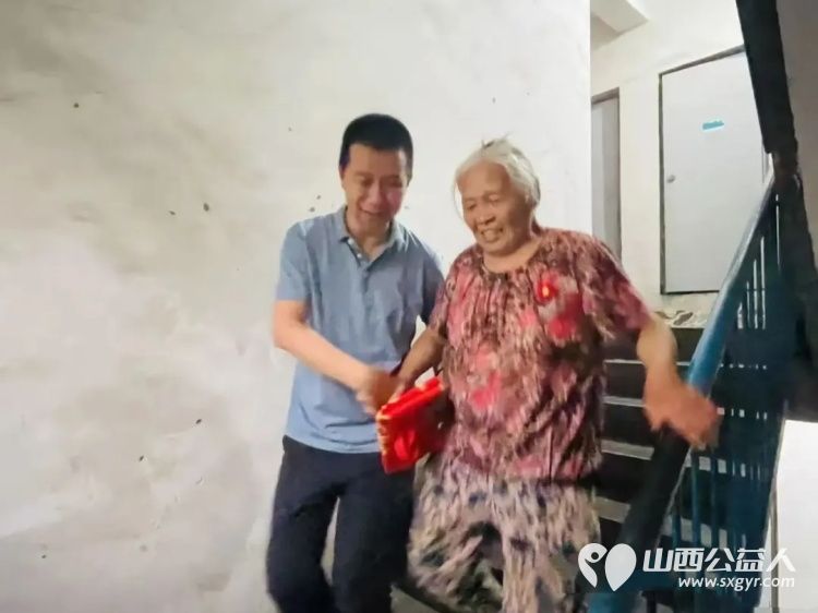 岁岁重阳秋意浓孝善新风润离石----吕梁市离石区青年志愿者协会作为敬老助老榜样愿我们继续做那件最朴素的事把常来变成承诺把陪伴变做成长愿每一位老人在岁月的晚年都能被一群年轻人温柔以待 - 第14张