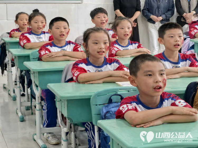 泓涵家国情怀博筑少年德行----太原市晋源区第八实验小学迎国庆“泓博”少年红歌展示活动全体师生齐聚校园以红歌润童心以旋律颂祖国以初心致韶华用最真挚的童声唱响时代赞歌 - 第5张