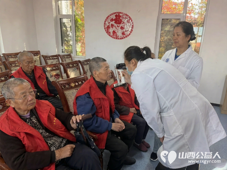 九九敬老节让爱看得见----山西省福利养老机构联合会携手太原康明眼科医院、太原市中心医院超声科走进太原市比家美养老院开展健康公益筛查专项行动用专业义诊与暖心慰问守护长者光明 - 第10张