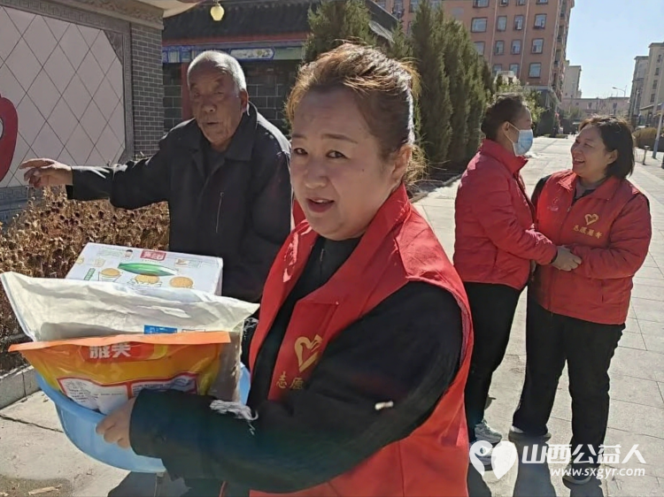九九重阳节浓浓敬老情----繁峙县应急救援协会砂河支队走进东山敬老院志愿者们带来精彩文艺演绎为院内老人送上欢乐与节日祝福 - 第10张