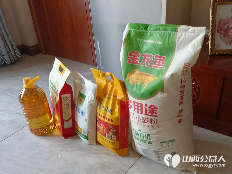 情暖百姓关爱同行----文水县爱心帮扶志愿者协会开展公益慰问活动走访慰问行善者和困难家庭为他们送去关心和温暖 - 第10张 - 山西公益人 情暖百姓关爱同行----文水县爱心帮扶志愿者协会开展公益慰问活动走访慰问行善者和困难家庭为他们送去关心和温暖 - 第10张
