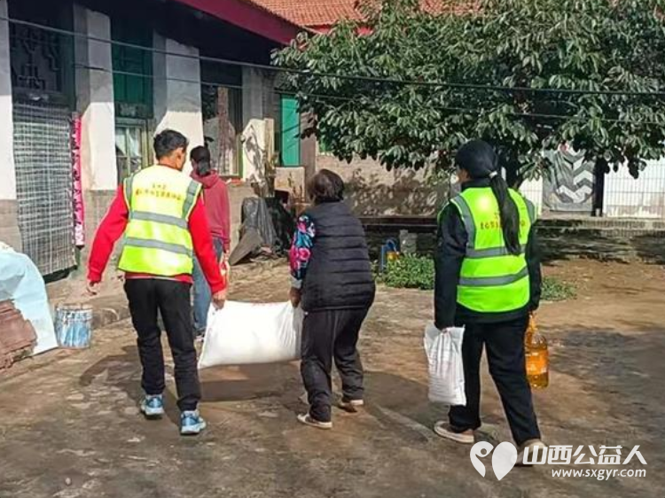 情暖百姓关爱同行----文水县爱心帮扶志愿者协会开展公益慰问活动走访慰问行善者和困难家庭为他们送去关心和温暖 - 第7张 - 山西公益人 情暖百姓关爱同行----文水县爱心帮扶志愿者协会开展公益慰问活动走访慰问行善者和困难家庭为他们送去关心和温暖 - 第7张