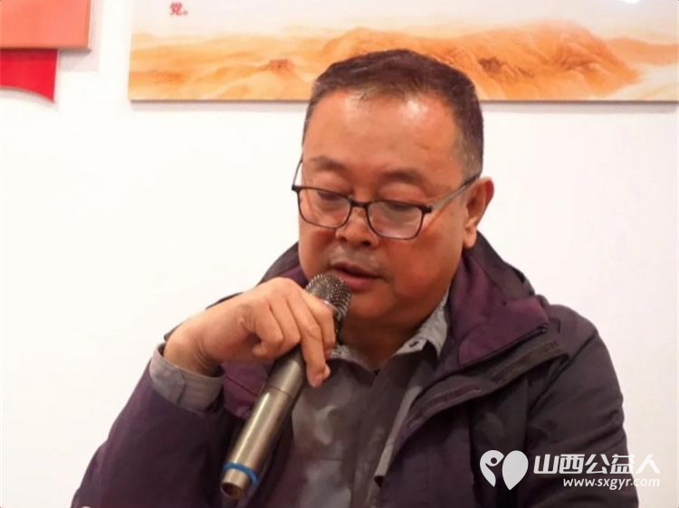 有温度的镜头----山西摄影家协会公益志愿者走进介休市城关乡下庄村为乡村老人义务拍摄幸福人像照片下庄村委为志愿服务单位赠送了锦旗 - 第4张