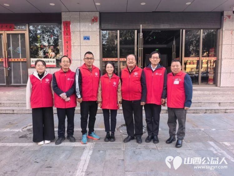 政协委员开放日|盐湖区政协提案委第一联组委员们走进志愿一线共赴暖心之约参与早餐发放将一份份早餐送到环卫工人手中用点滴善行温暖盐湖大地 - 第1张 - 山西公益人 政协委员开放日|盐湖区政协提案委第一联组委员们走进志愿一线共赴暖心之约参与早餐发放将一份份早餐送到环卫工人手中用点滴善行温暖盐湖大地 - 第1张