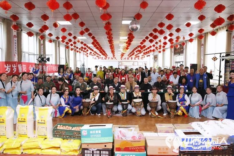 情暖重阳献大爱文艺慰问敬桑榆----长治市各界爱心团体与爱心人士齐聚长治市东篱养老院用精彩的文艺节目温暖长者心田用实实在在的物资帮扶传递社会关怀以真诚行动守护最美夕阳红 - 第1张 - 山西公益人 情暖重阳献大爱文艺慰问敬桑榆----长治市各界爱心团体与爱心人士齐聚长治市东篱养老院用精彩的文艺节目温暖长者心田用实实在在的物资帮扶传递社会关怀以真诚行动守护最美夕阳红 - 第1张