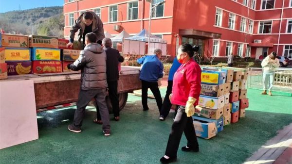 感谢山西壹家良品贸易有限公司捐赠给比家美养老院120箱红薯