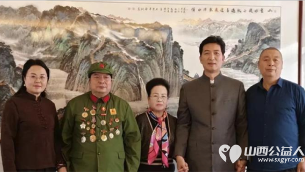 全国道德模范提名奖赵海生雷锋团团长受邀参加百德福生物科技公司的迎春年会暨联欢晚会