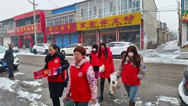 浑源县残志协开展“弘扬雷锋精神、汇聚志愿力量”主题系列活动慰问永安镇翠屏社区92岁高龄老党员黄存英