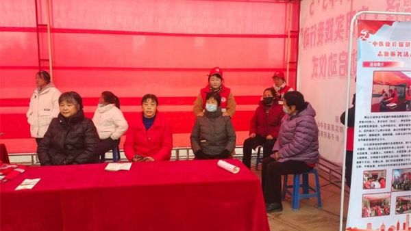 长治微尘公益协会志愿者参加全国第61个学习雷锋日志愿活动