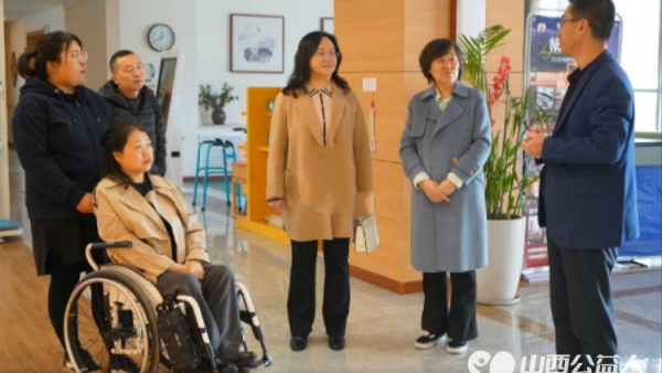 山西省残疾人福利基金会与太原市滨河果岭康养中心共同举办“果岭康养荟——名家做客”社区义诊活动