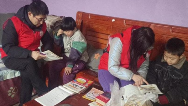 助力留守困境儿童点亮希望之光 长治市善泽留守困境儿童救助协会定期为留守困境儿童提供学习辅导关注他们的身心健康