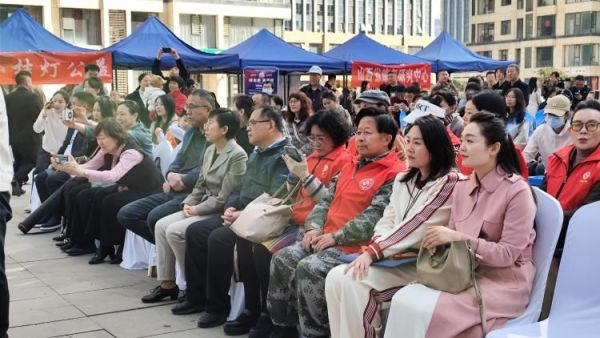 “点亮蓝星”全生涯服务全方位关爱，山西省太原市2024年关爱孤独症公益演出及市集活动在平阳景苑举办