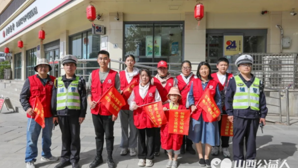 临汾市文明交通志愿者协会的志愿者是文明交通无私奉献的志愿者继续维护城市交通秩序