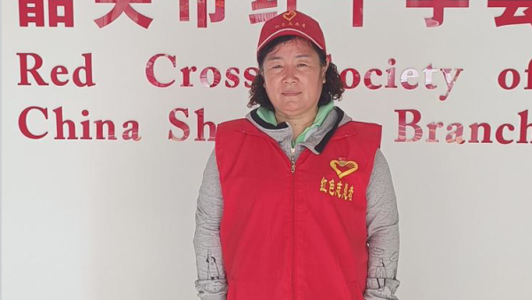 洪水无情人间有爱 得知广东韶关连续下暴雨江湾镇山体滑坡灾情严重山西省忻州志愿者冯丽跨越五个省支援