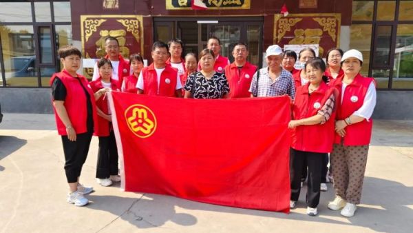 介休市敬老协会敬老爱老助老行动在龙凤镇南庄村绵山镇保和村义安镇北盐场村慰问特困老党员每位老人10斤大米40斤特精粉5斤豆油