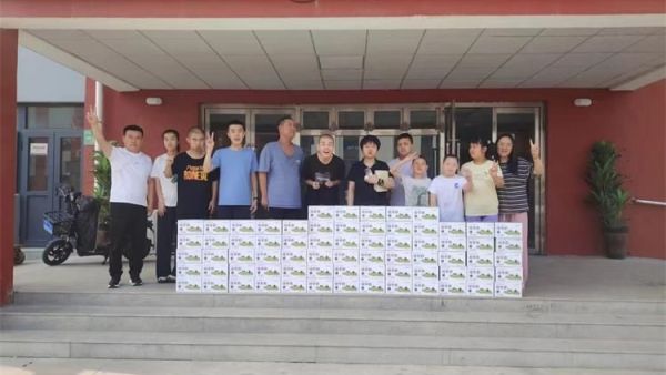 感谢爱心人士韩飞捐赠阳曲县残疾人康复中心70箱牛奶,价值1750元!