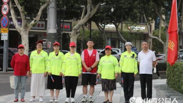 这个夏天的确很热 临汾市文明交通志愿者协会先锋岗的志愿者们，第三周的常态化劝导活动于7月12日圆满结束