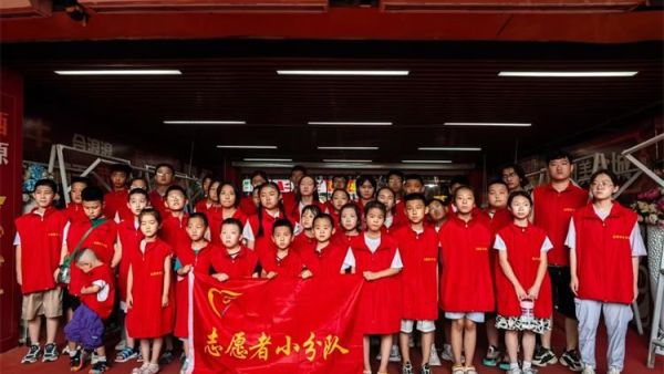 太原市志愿者小分队成立读书角推动志愿者学习文化掌握实际生活知识
