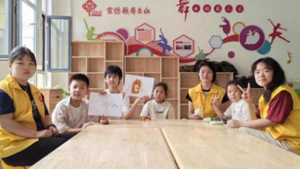 多彩暑期课堂点亮缤纷假期太原市尖草坪区汇丰街道乾泽园社区联合山西川至公益发展中心组织开展了暑期夏令营活动