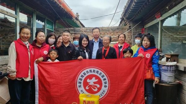 中秋节浑源县残联赴恒麓社区走访慰问89岁70年党龄老党员刘桂枝送去节日的温暖和祝福