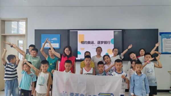 青春在行动梦想在绽放 2024年吕梁市离石区青年志愿者协会青春兴晋大学生返家乡暑期社会实践活动中的佼佼者