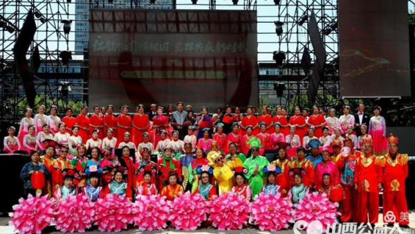 省城学雷锋志愿服务总团、金海通艺术团参加龙湖万达广场2024年庆“国庆”文艺演出