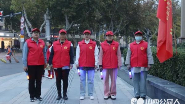 最初中国爱在临汾 他们是一群文明交通志愿者，他们是临汾市文明交通志愿者协会的志愿者