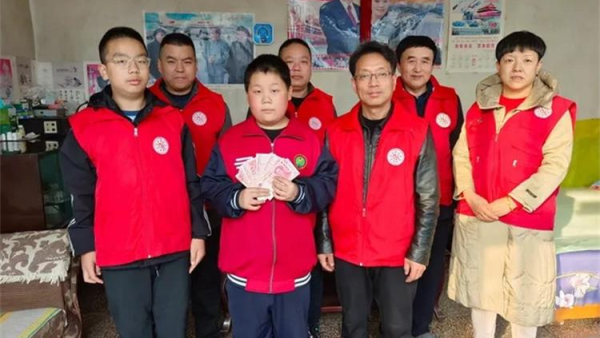 爱心汇聚温暖故南----长治市善泽留守困境儿童救助协会关爱潞州区故南村张思博小朋友的行动纪实