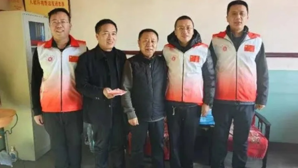 正能量公益志愿服务山西孝义联络站捐款五百元帮助孝义市兑镇桑湾村村民大学生杨秀虎