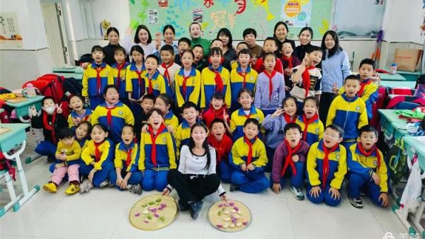 “让饺子开出花”----晋源区第八实验小学校三（4）中队举办冬至包饺子送温暖活动让这个传统节日变得格外温馨