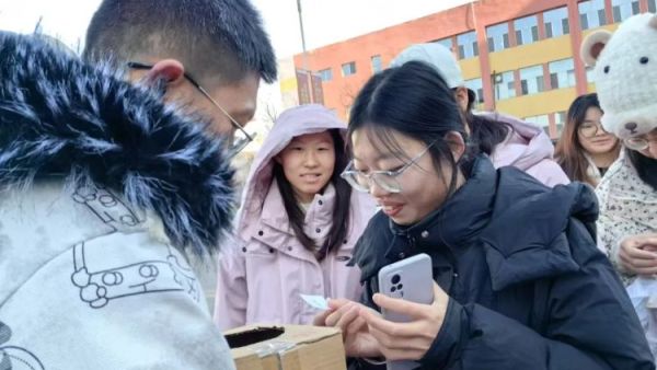 晋中新青年高校志愿者联合服务中心第十届山西大学城“青春红丝带”大型防艾巡回宣传活动