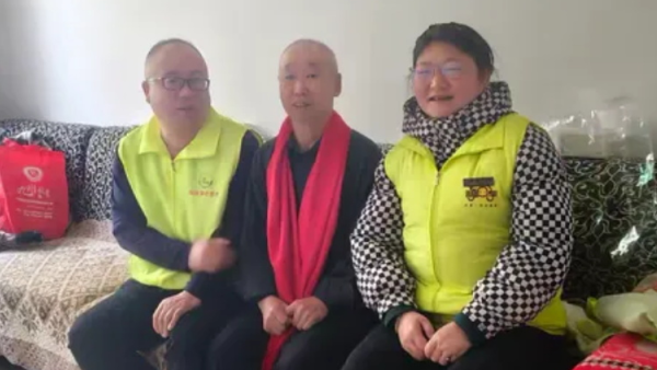 晋城市绿丝带志愿者协会2024年终入户走访今年贡献最大最辛苦的志愿者