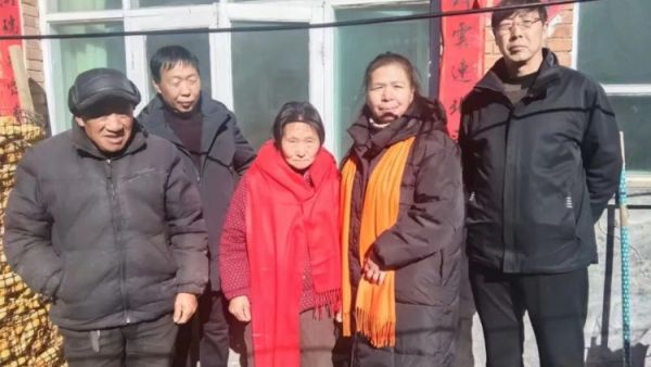 温暖传递，正能量长治市海燕教育培训团队暖心慰问----让爱在冬日里绽放