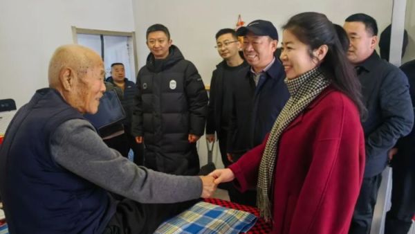 忻府区和平街道春节前对辖区生活困难老党员、困难群众、退役军人进行了走访慰问