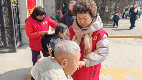 三月学雷锋全域文明实践月 太原市杏花红志愿服务中心联合多方力量开展志愿服务活动