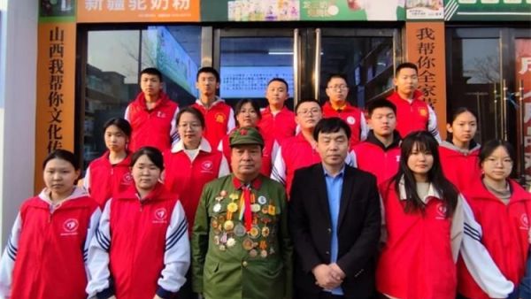 学雷锋树新风行动 山西省文化发展基金会工会联合赵海生雷锋团走进太原市小店区丁香园社区服务社区居民