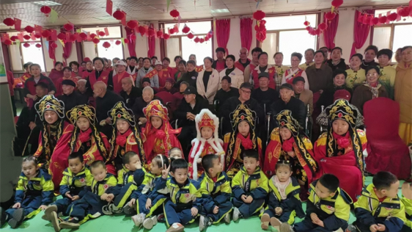寿阳卡卡公益、寿阳星兴礼仪幼儿园小朋友裴伴及山西阿勇文化艺术中心走进寿川敬老院开展慰问活动