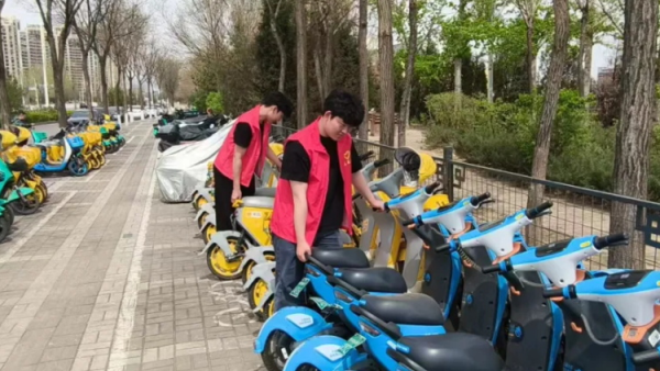 整治交通乱象.创建文明城市 ¦ 晋中新青年高校志愿者联合服务中心开展“单车公约”规范停车文明骑行志愿服务活动