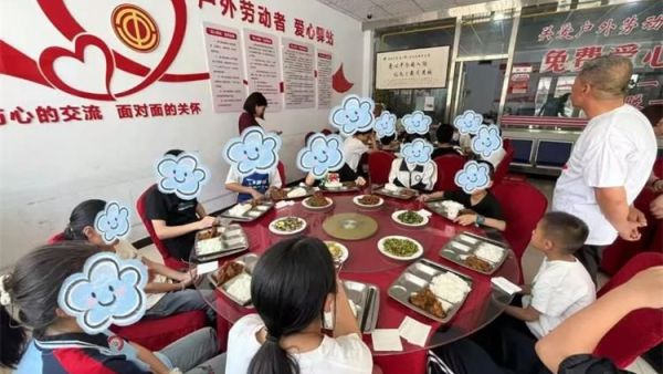 五一劳动节盐湖区志愿者协会阳光少年携手河津市爱心志愿者协会的困境儿童一起欢度假期