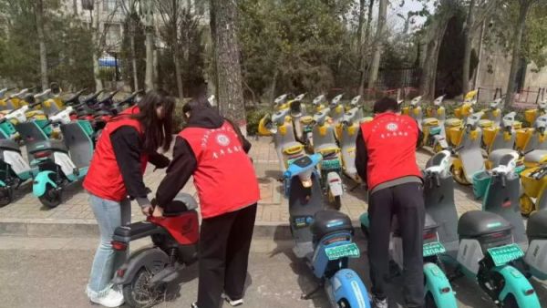 晋中新青年高校志愿者联合服务中心开展“整治交通乱象.创建文明城市”之“单车公约”第一阶段志愿服务活动