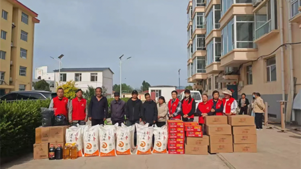 长治圆梦公益开展情暖五月爱心助困公益活动去沁县南磨镰石村、沁县王家庄村慰问17户生活困难户给他们送上了生活用品